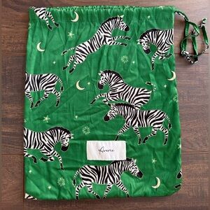 12.5x15.5 Averie Zebra Dust Bag